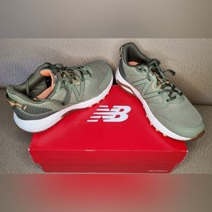 New Balance 410 V7 Women’s Trail running shoes green and pink